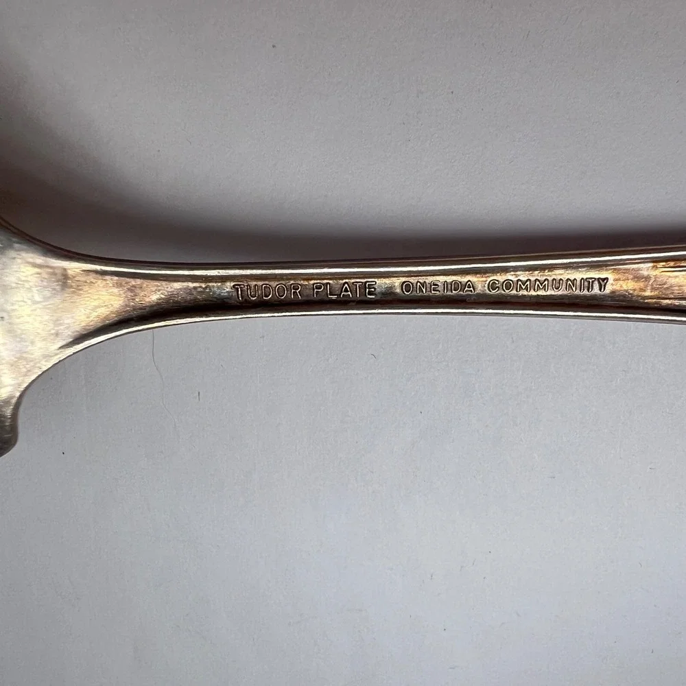 Oneida Community Queen Bess II Tudor Silverplate Solid Jelly Server Vtg 1940s